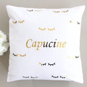 Coussin cils personnalisé avec un prénom