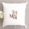 Coussin pompons "TOI et MOI" Cadeau de mariage Saint Valentin