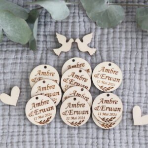 Etiquettes bois feuillage cadeaux invités mariage