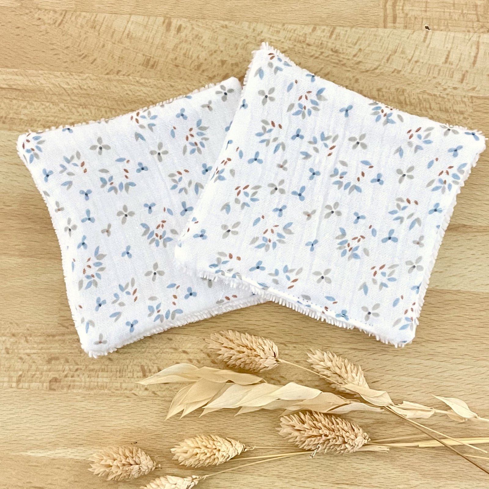 Coton lavable bambou petites fleurs bleues